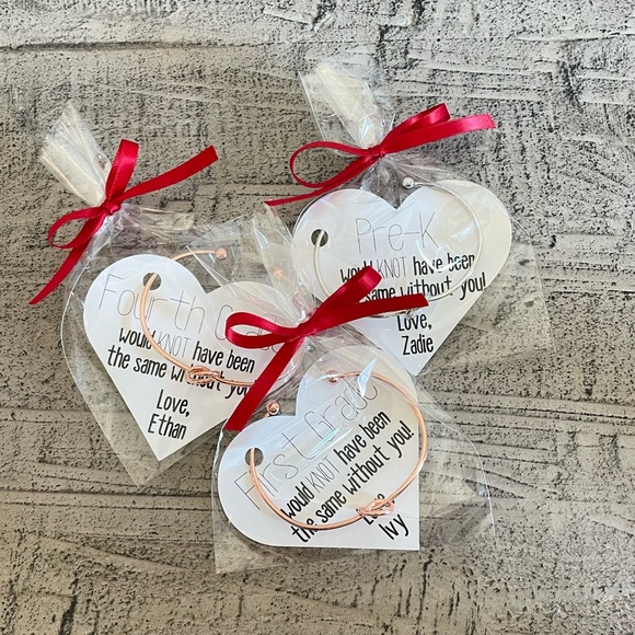 Gorgeous Knot Bracelets - Picture 2 of 4